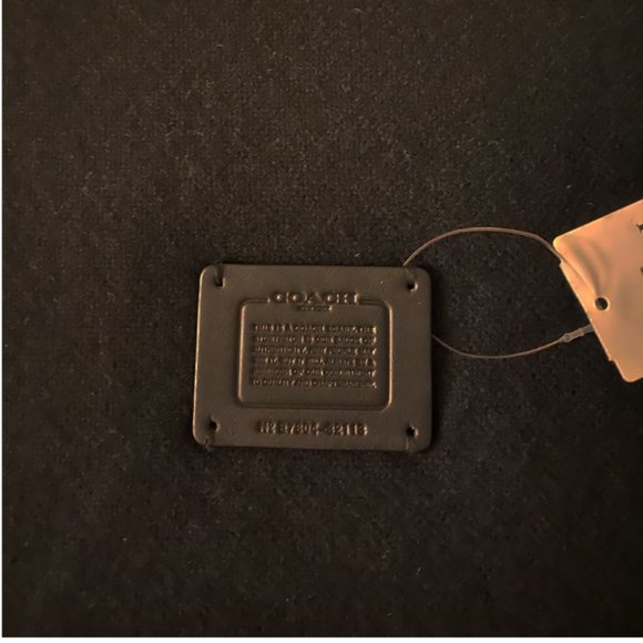 NWT Women's Coach Signature Cashmere Black Scarf - Picture 2 of 2